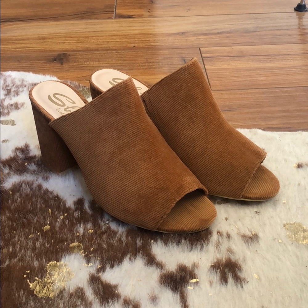 Camel Corduroy Mules